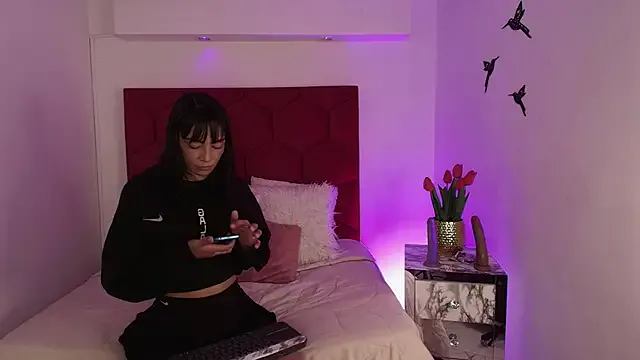 LoreleyNovoa — Spanks ass+fingering!
