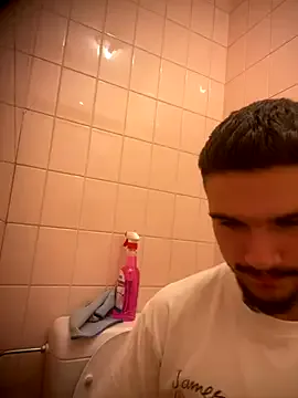 los_freaky — Masturbating in the toilet of my work