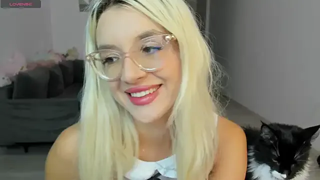 LovelyBianca — pussy play