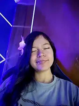 Lucia_20x — zoom boobs
