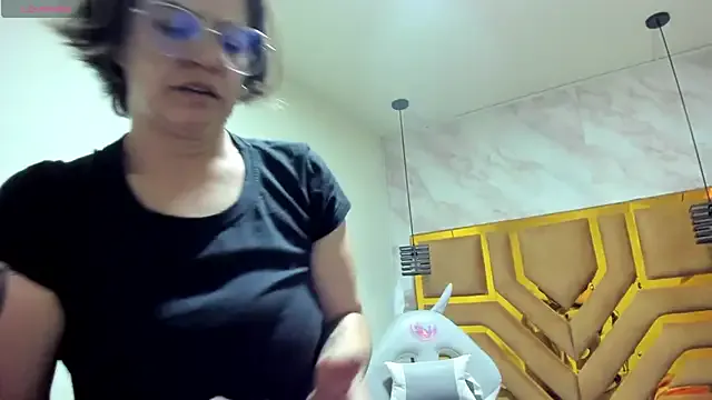 Luciifeer_ — Oil show in my naked body