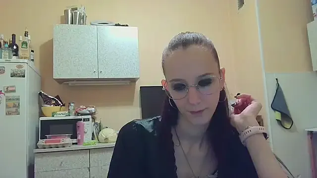 Lucy_Divine — Fully naked