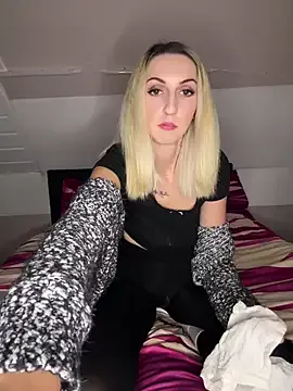 Luna_Lynx94 — Pussy zeigen