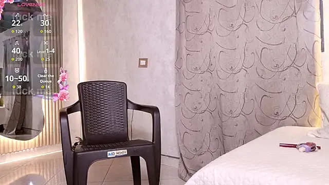 Luna_sophya — 1 finger in the pussy * 3min: