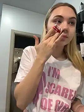LunaMillie — shake boobs in can naked!!