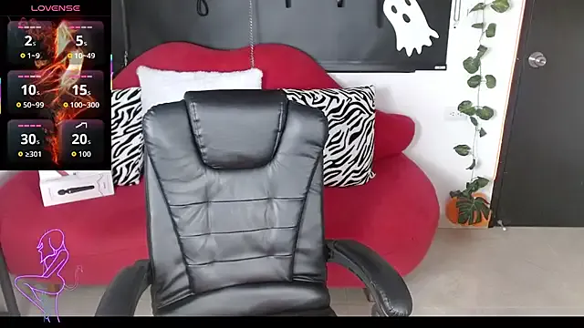 LunaSub69_ — ride dildo + slap ass x 10