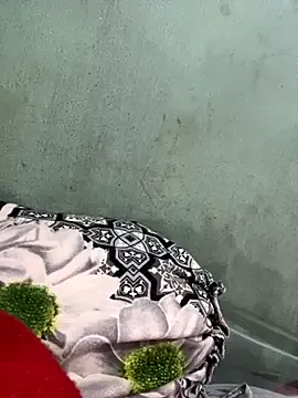 Lusi-sexy — I am a poor girl. Please help me.