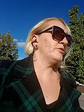 LyraShade89 — Quality Webcam