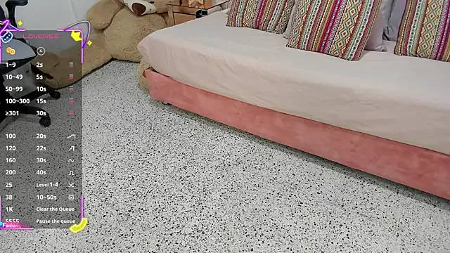 maddie_greyy — CAMELTOE PLAYING