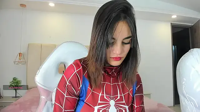 Maddy_Rouse1 — Show tits