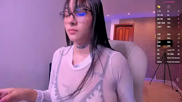 Maddyson_parker — show boobs + saliva