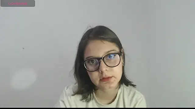 MadieLorez — Masturbate With dildo