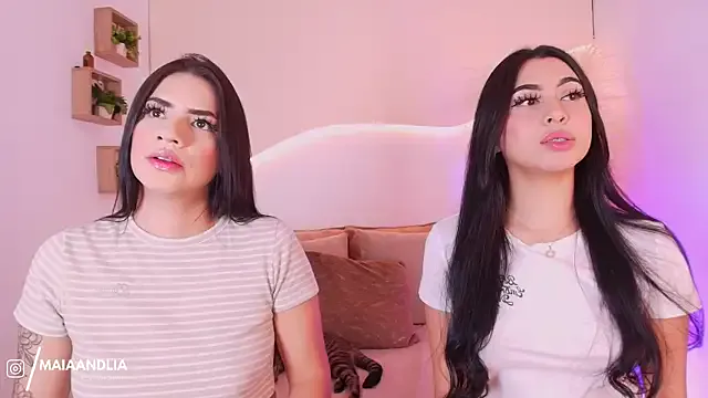 maia_lia_ — Eating very hot pussy 