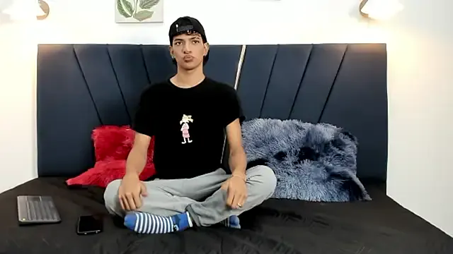 maicol_cum23 — spank ass hard