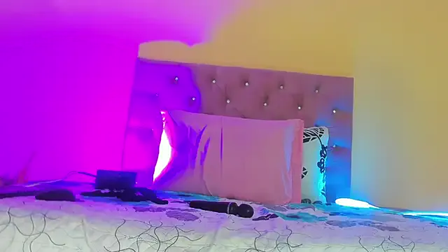 mara_naughty4u — fist in my pussy