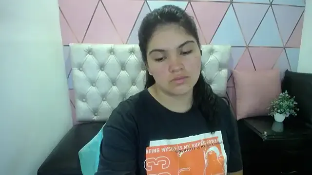 Marinasexxx — My pussy is tight, open close up