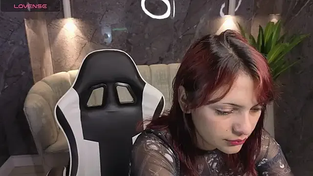 Mary_Luxx_TP — FLASH TITTS