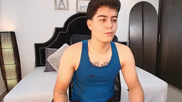 MaxxiCruz — Shirt off
