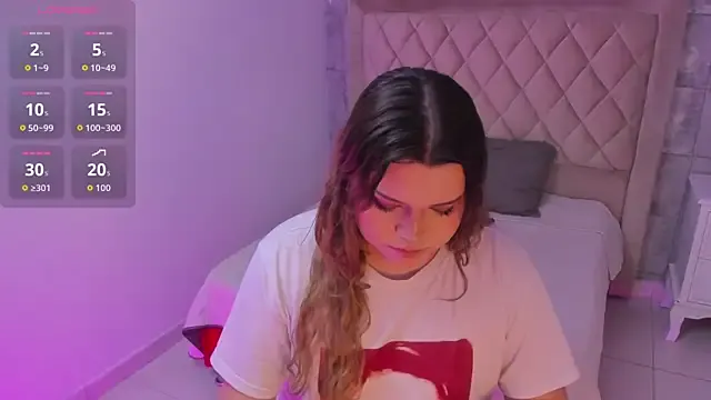 Maxxxine1 — Suck dildo, showing tits
