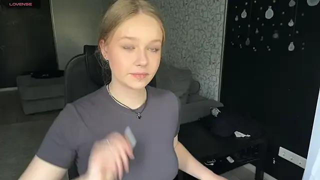 Me_michelle — underboobs
