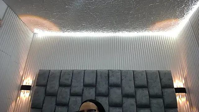 Megan_blue5 — show ass + spank ass