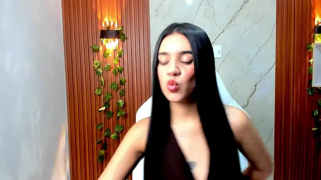 MeganLara — spanks ass x3