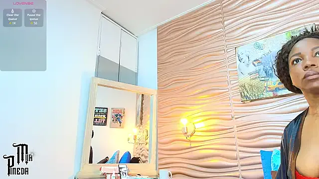 mia_pineda — Well oiled ass 