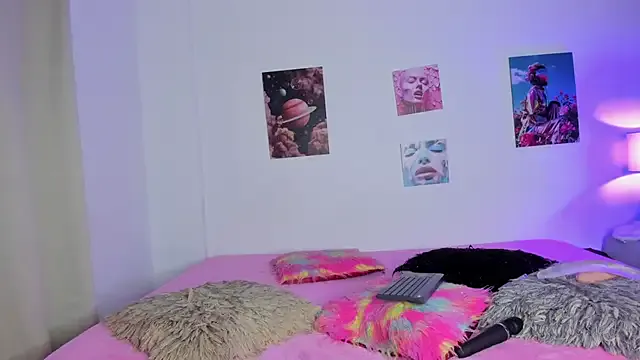 mia_purplee — Fingers in my pussy