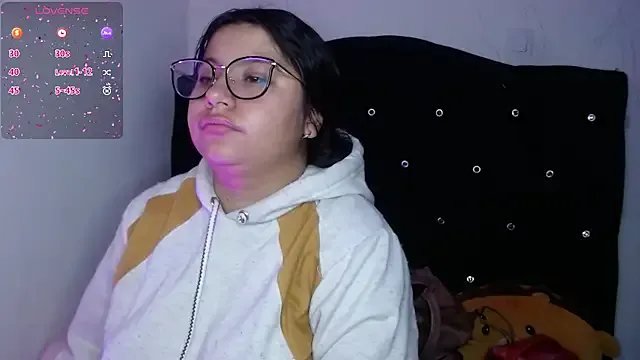 Miaa_Smiith1 — Open ass and spnak + rub 