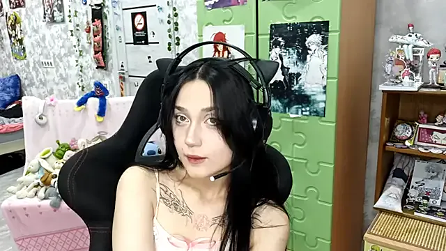 MiaJuiceee — full nude show