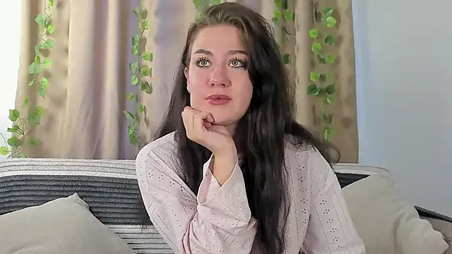 MiaKhallirae — Show your boobs