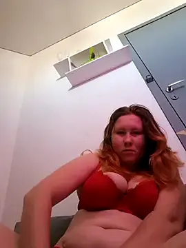 MiaKissy — Milk show and sucking dildo
