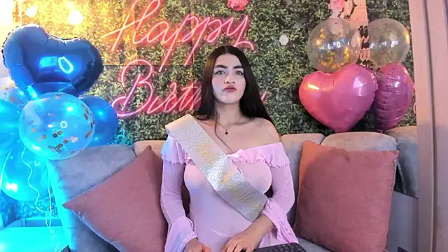 miel_gomez — Naughty Princess (show breasts)