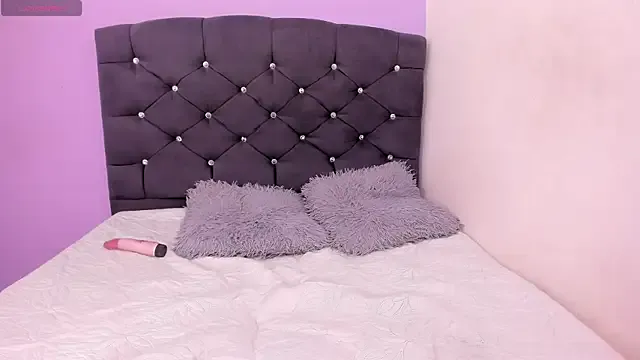 miichelle_0 — Rub my nipples 