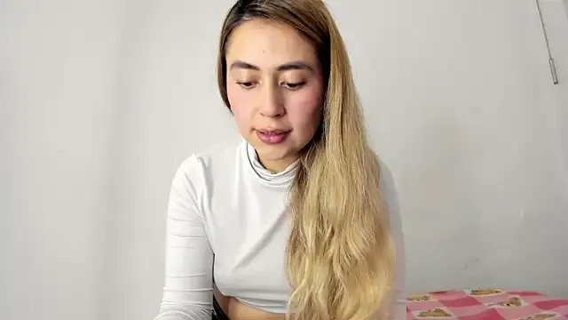 min-ji — show ass in doggy