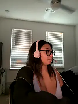 minhaa_gamer — oil on titties