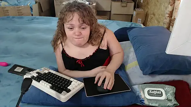 MiniNatalie — Freechat on StripChat
