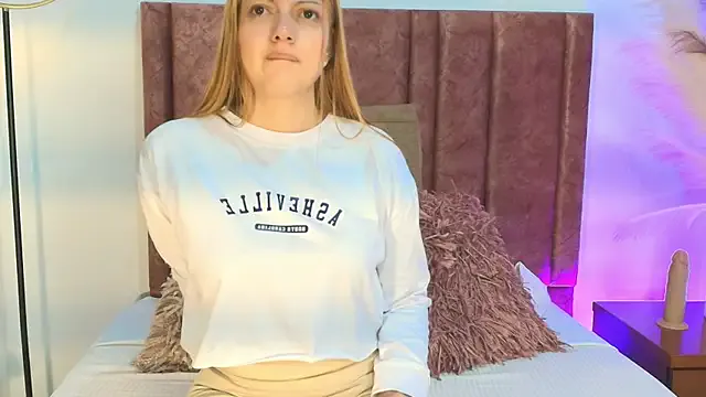 MirandaRoxx — Deepthroat and spank my tits