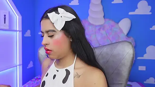 miss___anya — destroyet mi make up whit more spit