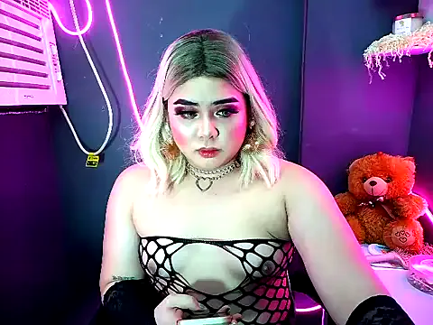 MisstresgelaTS — CUM IN PUBLIC