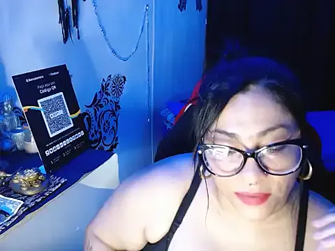 misuky14 — show titis, spank ass, blowjob