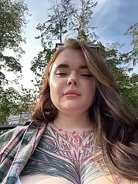 MommyDimitrescu_ — Make mommy wet in public place