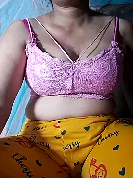 Mon-Shot9 — Look  my boobs oilyl