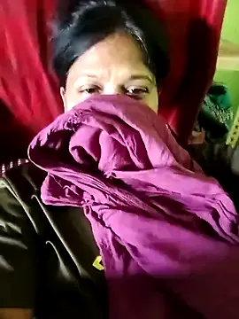 Mona_darling21 — Please help first live
