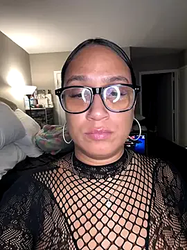 MonaBubblee — Help me buy a new laptop to stream
