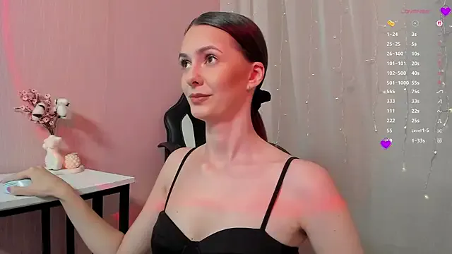 Monica_Velvet — 5 ass spanks + # buttplug
