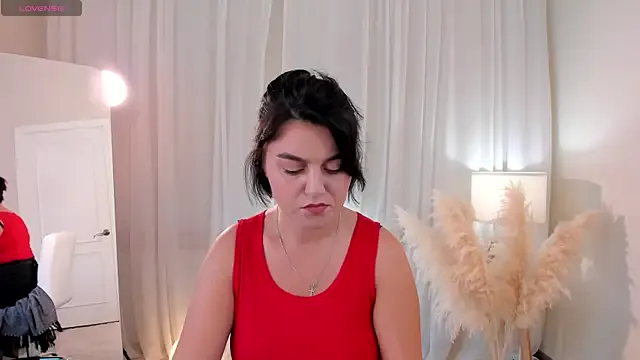 moodberry — Sofi, massage ur tits!!