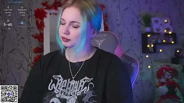 Moon_Valkyrie — show tits