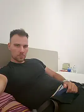 mrlyuis — striptease and masturbation (10 minutes)