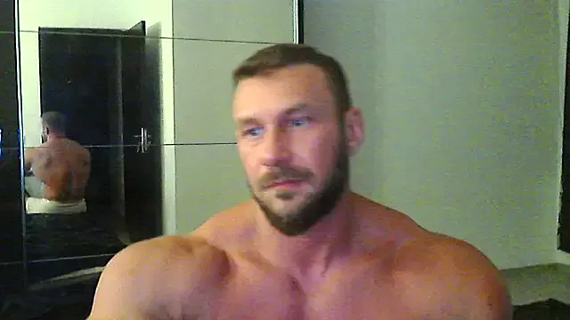 muscularkevin — 25 flash, creamy cum at goal :x